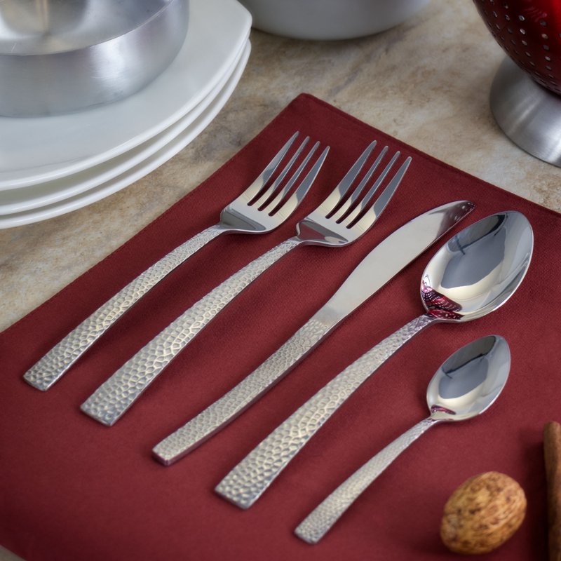 16-Piece Round Dinnerware Set in Tan and Blue