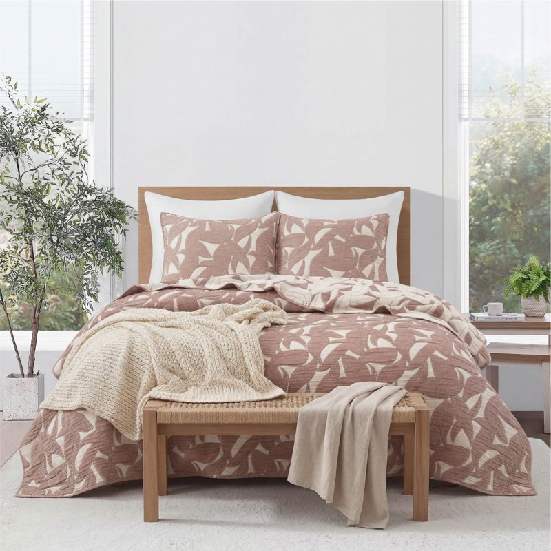 Reversible Lightweight Quilt - Full/Queen, Rust Red & Grey Pattern