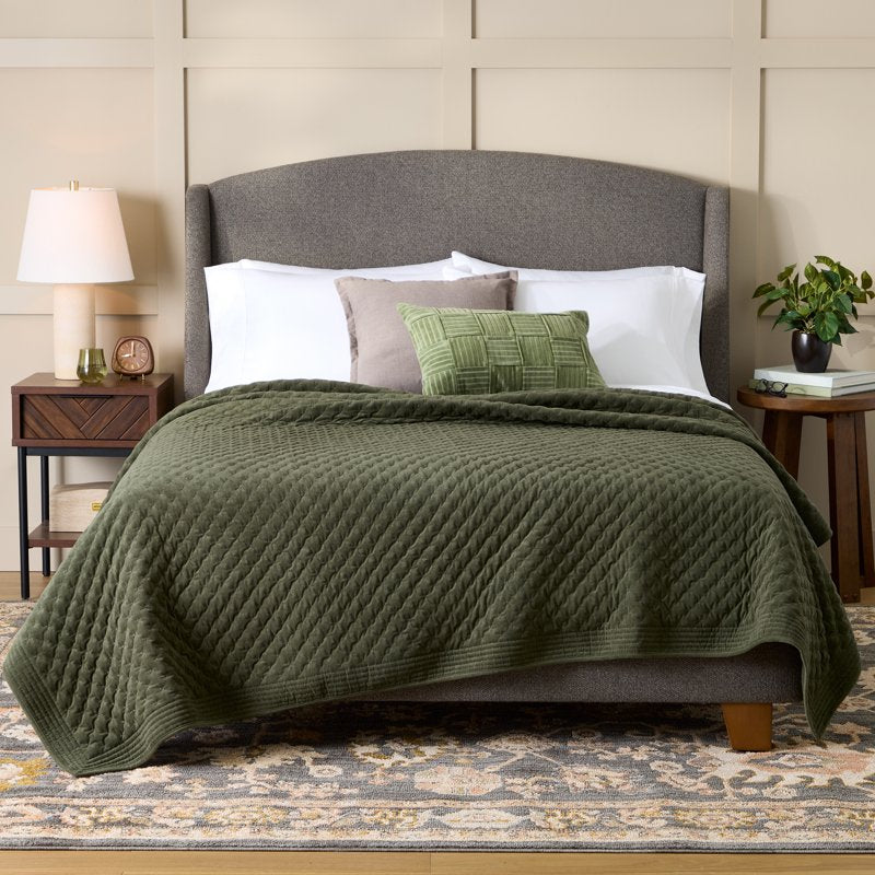 Full/Queen Velvet Quilt - Tufted Matte Green Bedding Set with Variation: Emerald Green