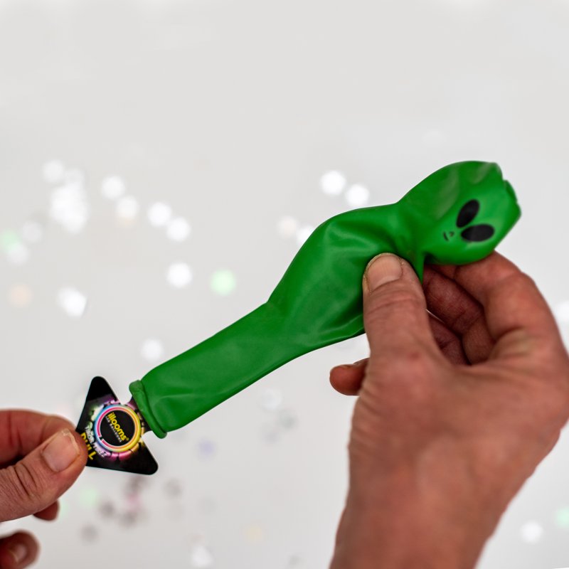 (2 Pack) LED Light-Up Latex Alien Balloons - Green, 5 Pack - Space Party Decorations