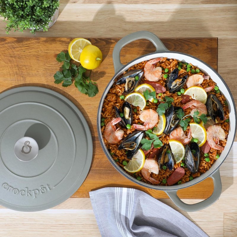 7 Quart Enameled Cast Iron Dutch Oven - Matte Green