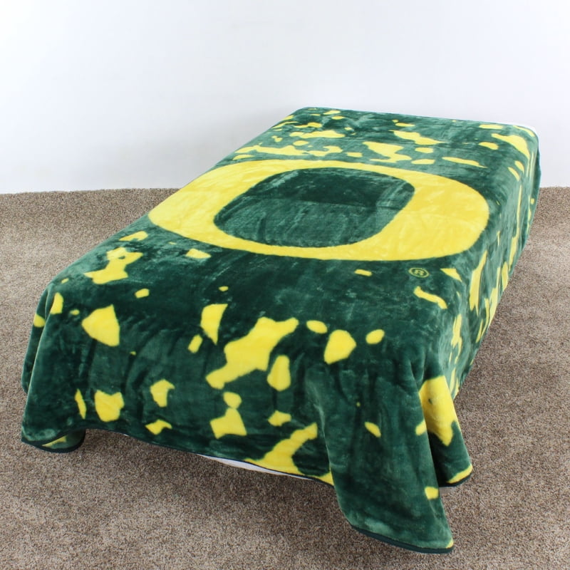Oregon Ducks Raschel Throw Blanket - Huge 86x63 Inches, Plush Bedspread, College Covers