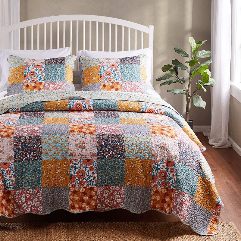 King Reversible Quilt Set with Calico Patchwork - 3 Piece Bedding Ensemble