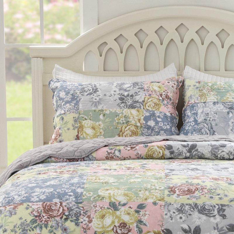 Queen Patchwork Floral Quilted Bedspread Set - Gray, 3-Piece