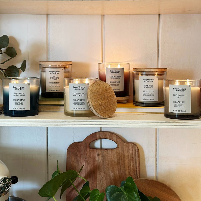 Tobacco Leaf and Amber Scented 2-Wick Jar Candle - 12 oz
