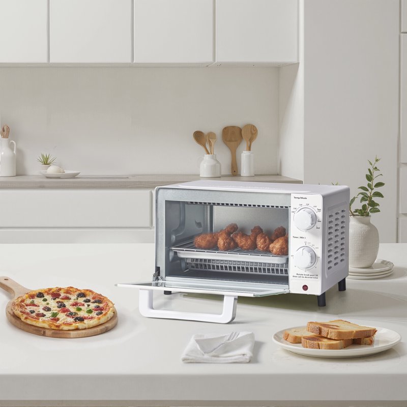 4-Slice Countertop Toaster Oven with Baking Rack and Pan - Arctic White