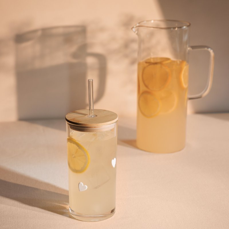 17 fl oz White Heart Charm Sipper with Glass Straw & Wood Lid