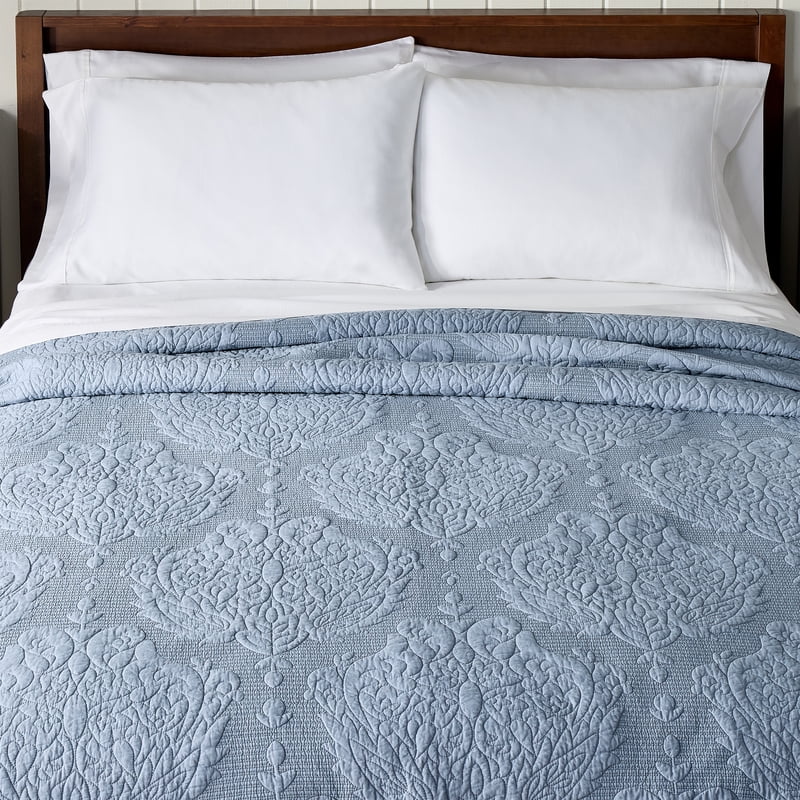 King Cotton Quilt with Paisley Medallion Design - Blue Silver, Scalloped Edge - Limited Edition