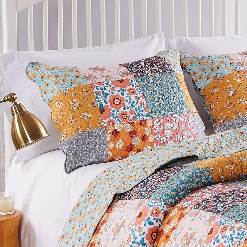 Reversible Quilt Set Twin - Calico Patchwork Bedding with Flannel Accents