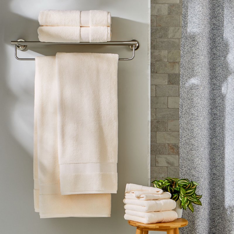 Better Homes & Gardens Signature Soft Cotton Bath Towel - Vanilla Dream - 30x56 Inches, Extra Absorbent & Fade Resistant