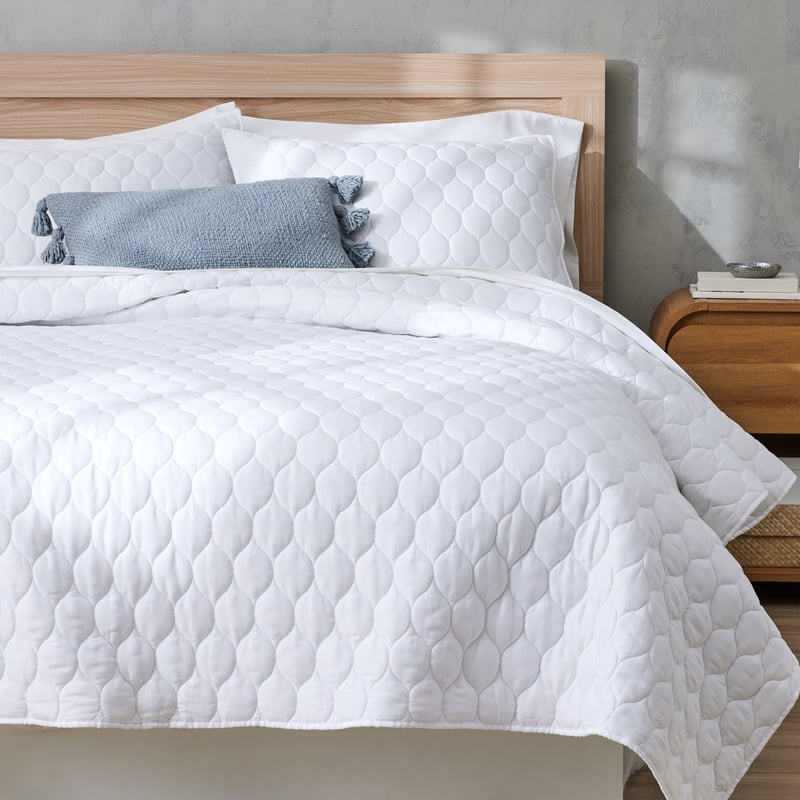 Full/Queen Reversible Tencel Quilt - White Bedding with Ogee Quilting Pattern